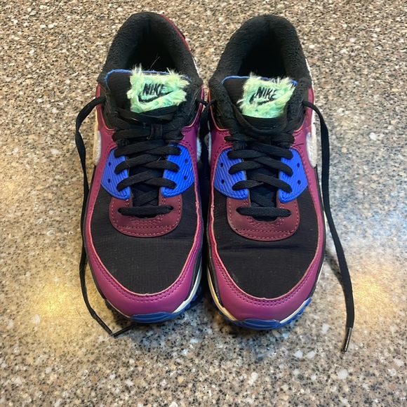 01730 WOMENβS NIKE AIR MAX 90 -Faux Fur - Picture 2 of 8